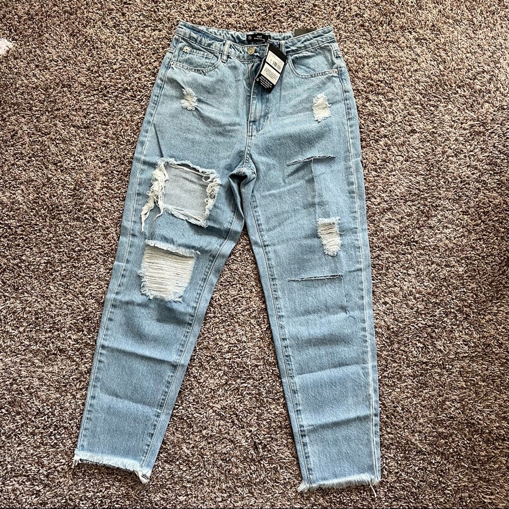 MISSGUIDED Riot High Rise Slot Rip Mom Jeans - Picture 5 of 8